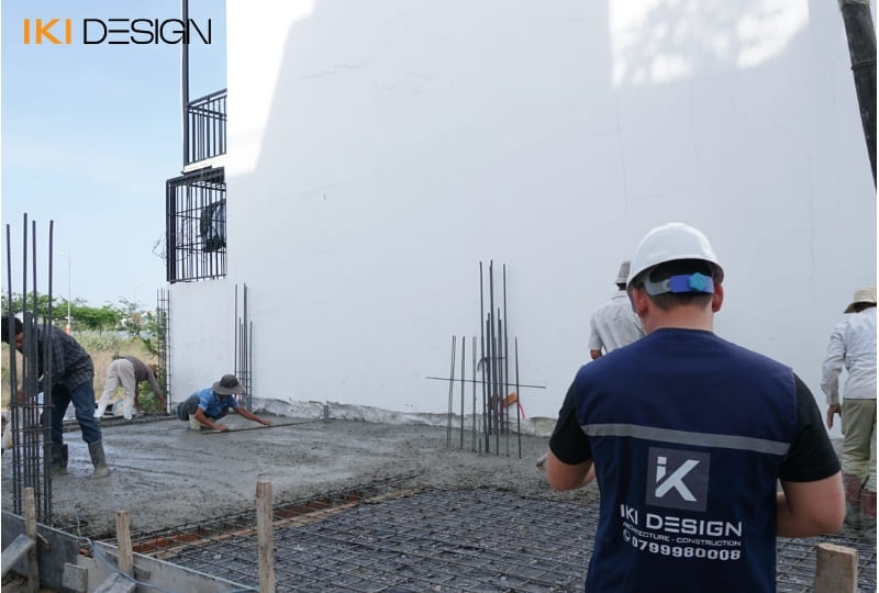 Kiểm tra niêm chì xe bê tông Kiểm tra niêm chì xe bê tông trong quy trình kiểm tra trước khi đổ bê tông